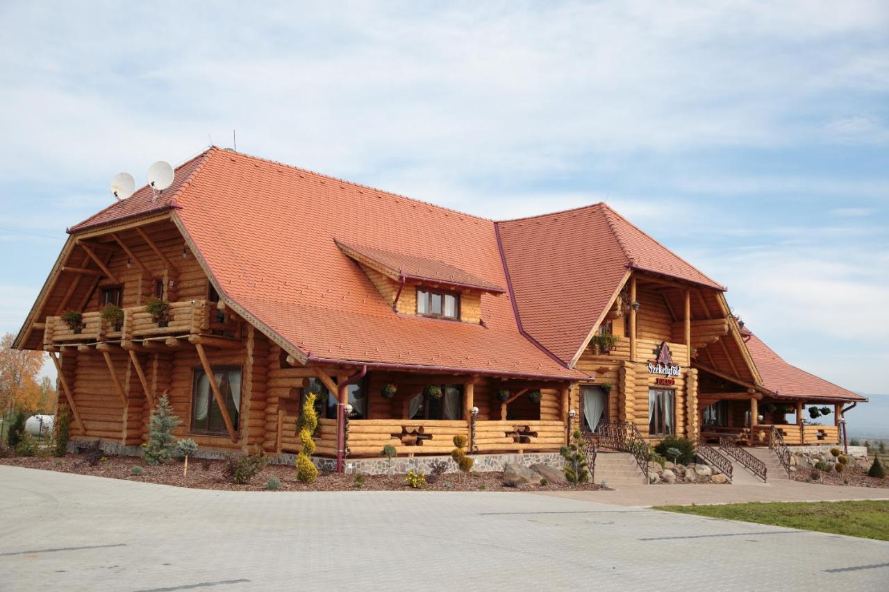 Szekelyfoeld Fogado Hotell Borzont Exteriör bild